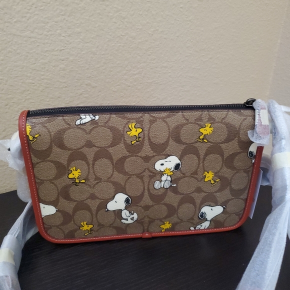 Coach X Peanuts Heritage Convertible Crossbody In Signature Canvas With Snoopy - Picture 10 of 16